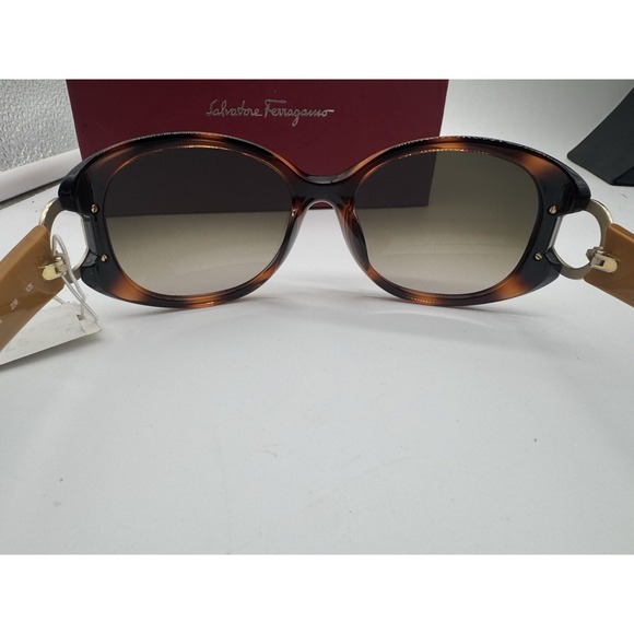 Salvatore‎ Ferragamo Women\'s Sunglasses Brown Gradient Lens Tortoise SF669 238 main image 4